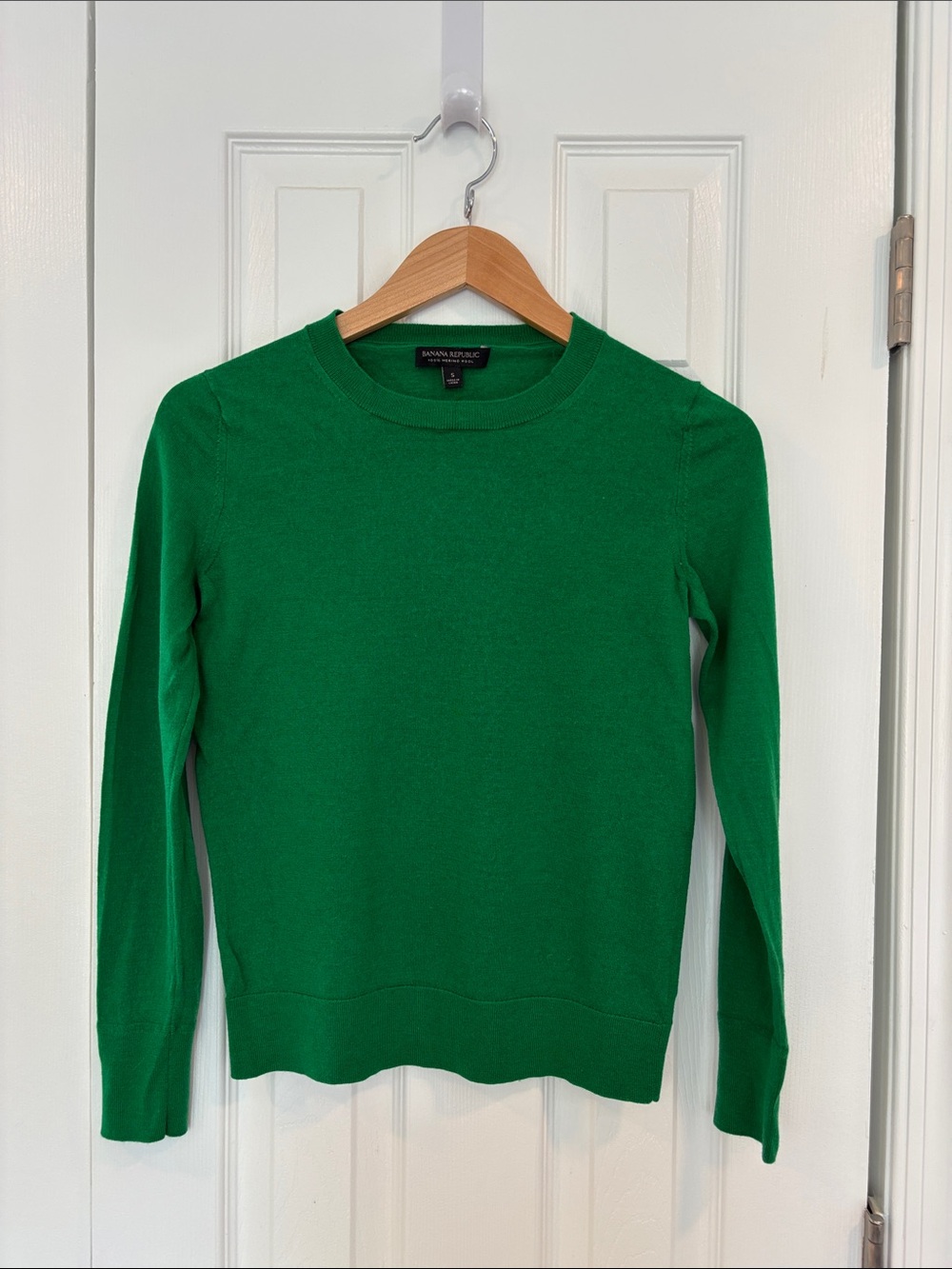 Banana Republic 100% Merino Wool Sweater in Green